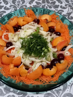 Una foto de Ensalada navideña