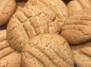 Una foto di biscotti senza uova e zucchero