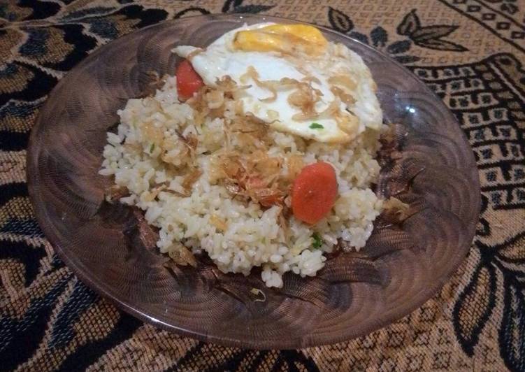 Nasi goreng simpel plus telor ceplok