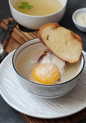 Foto resep Zuppa alla Pavese (Sup Raja/Sup Kaldu Bening Tradisional dari Lombardia - Italia)