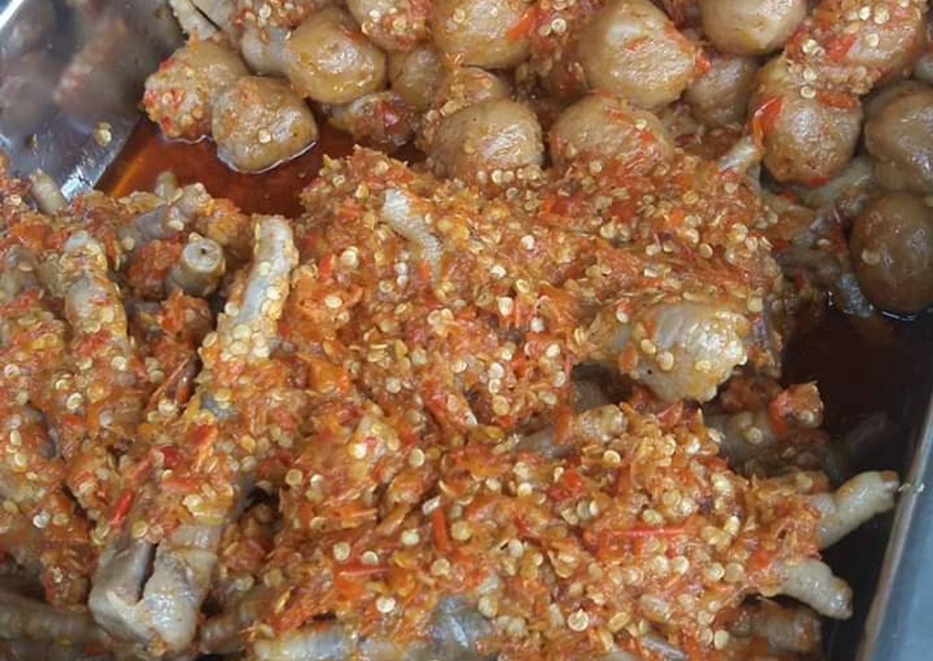 Ceker dan bakso pedas mampus