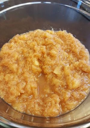 A picture of Aunt Victoria's Applesauce.