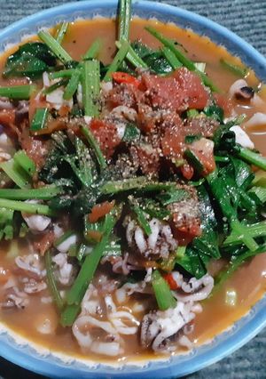 Hình của món Mực lá xào cay.