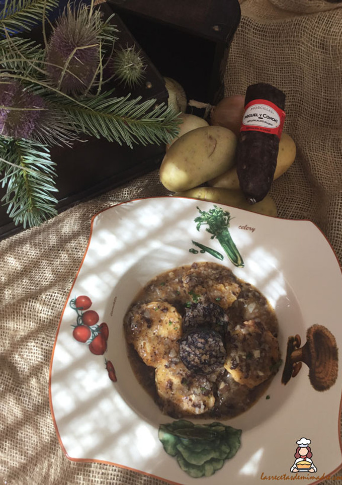 Una foto de Patatas a la importancia con morcilla de Burgos, por David Muñoz