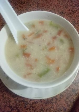 A picture of Mix veg soup with oats as thickening agent.