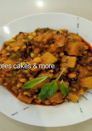 A picture of Jellof yam and beans.