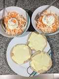 Pancakes de avena y almendra con 🥗 y 🥚
