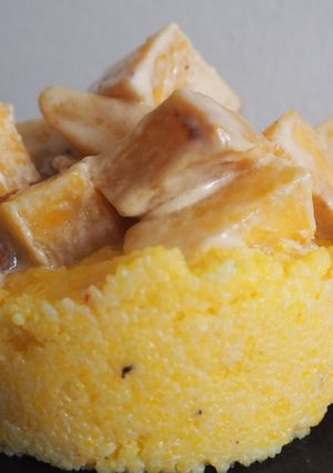 Une photo de Polenta crémeuse aux navets boules d'or et aux noix