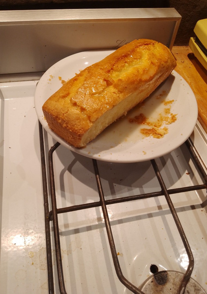 Una foto de Budín de limón 😋🍋