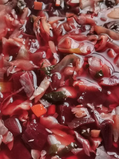 Una foto de Sopa de col y betabel