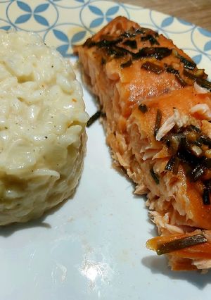 Une photo de Filet de saumon mariné / Risotto crémeux aux Parmesan