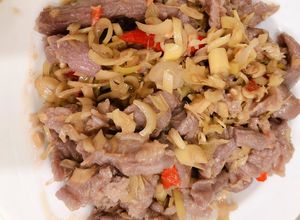 Hình của món Bò xào sả ớt.