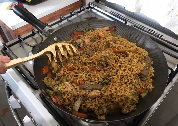 Yakisoba da JuBarros - Tudogosreceitas