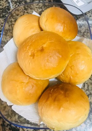 A picture of Burger buns.