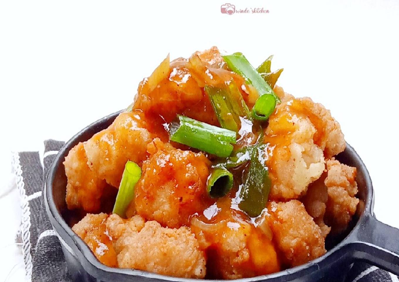 Chicken Crispy Saus gochujang (Dakgangjeong 닭강정)