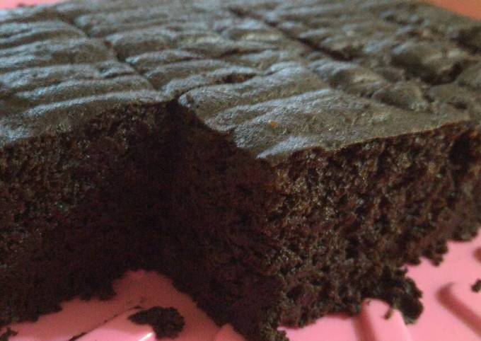 Eggless Moist Chocolate Cake (Brownies like to be)