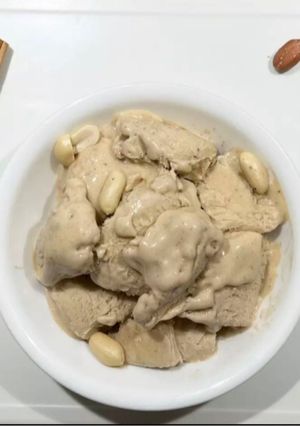 A picture of Banana peanut nice cream🍌🥜.
