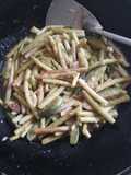 Tumis pedas sulur keladi