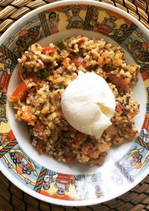 Une photo de Salade au quinoa et son œuf poché