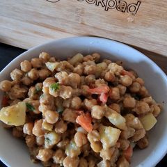 A picture of چنا چاٹ.