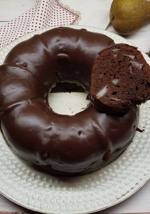 Foto di Bundt cake al cioccolato e pere al rum 🍐🍫