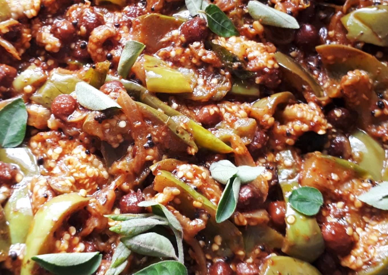 Vankaaya Sanagala curry (brinjal black chana curry)