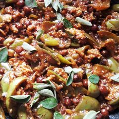 A picture of Vankaaya Sanagala curry (brinjal black chana curry).