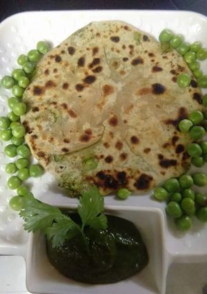 A picture of Peas parathas.
