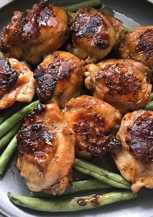 Una foto de Caderas de pollo al horno