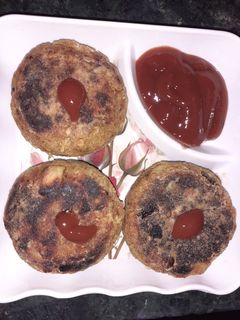 વધેલાં બટાકા પૌંઆ ની પેટીસ (Vadhela Potato Paua Patties Recipe In Gujarati) રેસીપી મુખ્ય ફોટો
