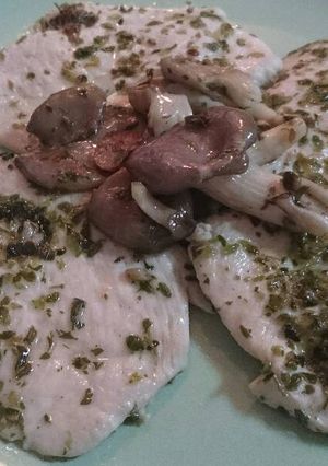 Una foto de Pechugas de pollo con setas