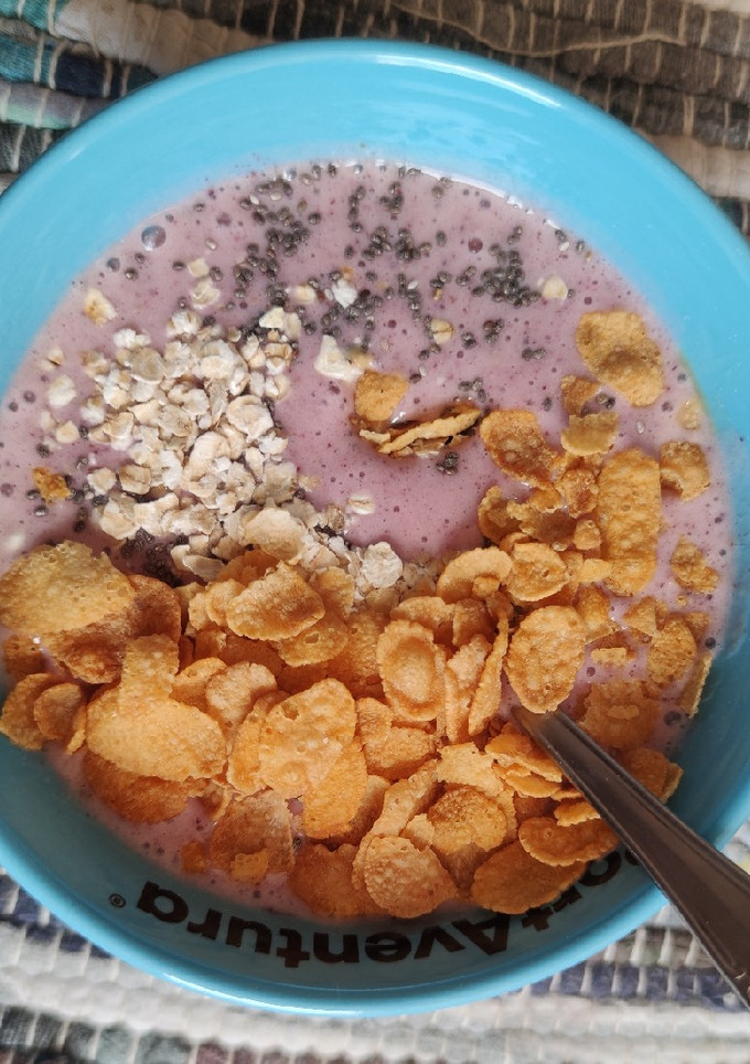 Una foto de Smoothie bowl de frutas con cereales realfooder, con Mambo