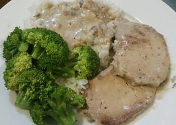 Easiest Way to Cook Delicious Pork Chops Broccolli Rice and Mushroom Gravy