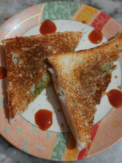 चीज़ ब्रेड सैंडविच (cheese bread sandwich recipe in Hindi) रेसिपी मुख्य फोटो