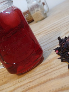 Una foto de Agua de flor de Jamaica