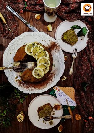 Une photo de Cake au citron & matcha🍰🍋🍵
