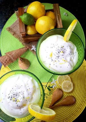 Una foto de Postre Helado Limón🍋🍋🍋