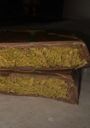 Une photo de Tablette de chocolat de Dubai 🍫💚