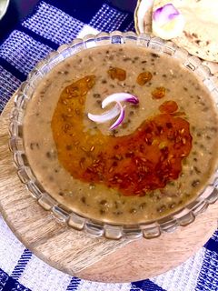 दाल मखनी(dal makhani recipe in hindi) रेसिपी मुख्य फोटो