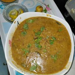 A picture of Dal fry.