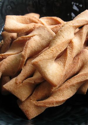 A picture of Twisted Fried Cookies.