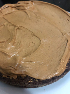 Una foto de Relleno de tortas sabor bon o bon... el que no se tienta no tiene sangreeee😱