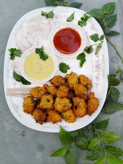 મેથી ના ગોટા (Methi Gota Recipe In Gujarati) રેસીપી મુખ્ય ફોટો