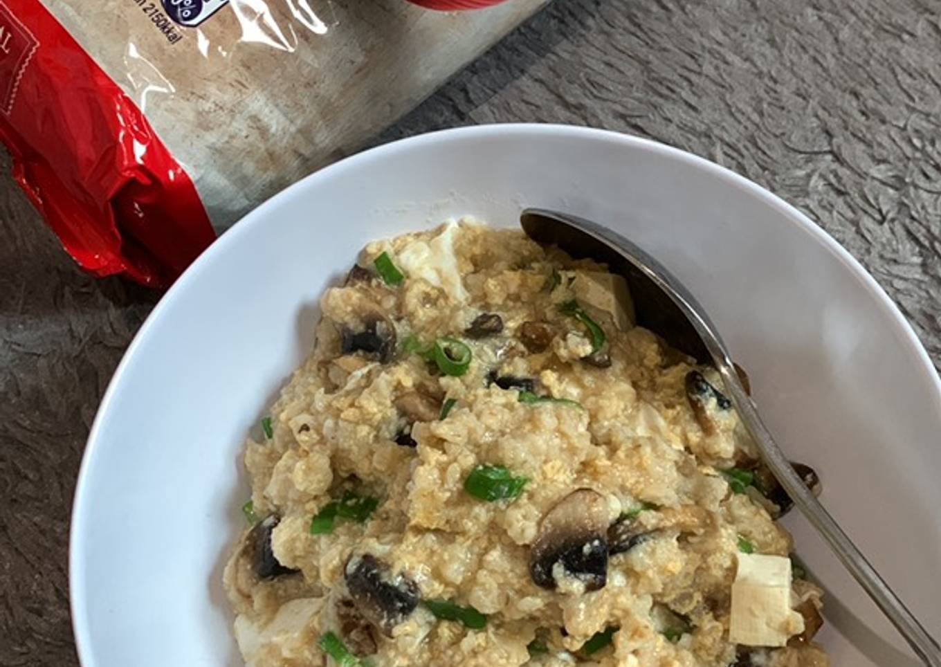 Bubur Oatmeal dengan Jamur dan Tahu