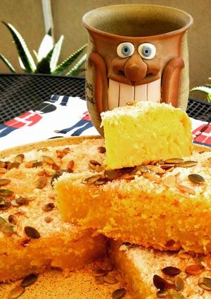 Una foto de Torta vegana de zapallo y coco