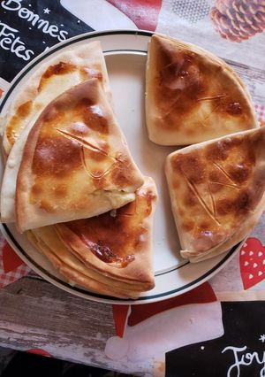 Una foto de Dobladitas con queso y mantequilla