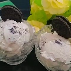 A picture of Oreo ice cream.
