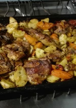 Una foto de Pollo a la mostaza con verduras