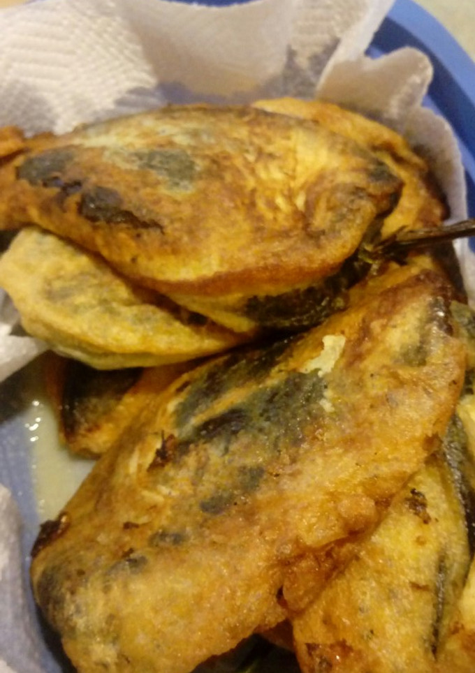 Una foto de Chiles rellenos de queso