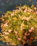 Салат з копченою куркою та грушею)